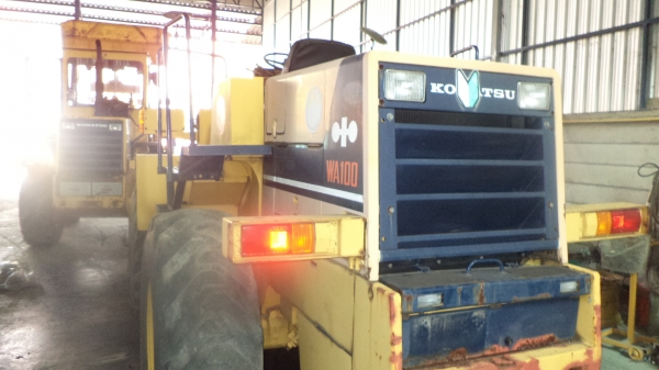 WA100-1-34523 รถตักKOMATSUตอนนี้รถจอดที่(CSนวนคร)ครับ