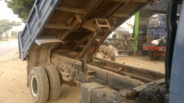 NPR สโลว์ปลายเกียร์ ท้ายFพาว์เวอร์ NPR สโลว์ปลายเกียร์ ท้ายFพาว์เวอร์