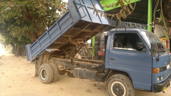 NPR สโลว์ปลายเกียร์ ท้ายFพาว์เวอร์ NPR สโลว์ปลายเกียร์ ท้ายFพาว์เวอร์