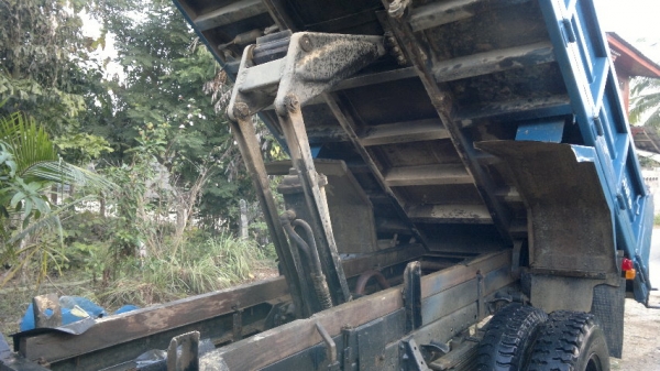 NPR สโลว์ปลายเกียร์ ท้ายFพาว์เวอร์ NPR สโลว์ปลายเกียร์ ท้ายFพาว์เวอร์