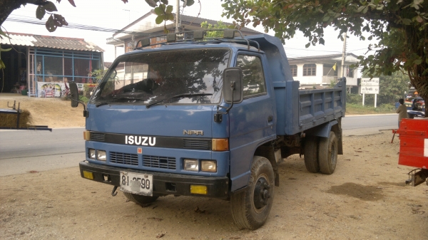 NPR สโลว์ปลายเกียร์ ท้ายFพาว์เวอร์ NPR สโลว์ปลายเกียร์ ท้ายFพาว์เวอร์