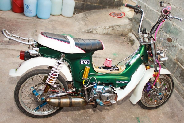 ขอขอบคุณทีมงาน truck2hand และพี่เสือครับ เป็นอย่างสูงครับChaly มีเล่มเขียว สนใจโทร 082-7391165 เครื่องHONDA Dream100ccพึ่งทำมาใหม่