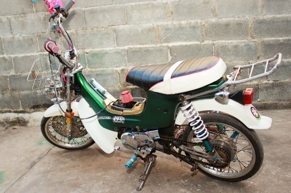 ขอขอบคุณทีมงาน truck2hand และพี่เสือครับ เป็นอย่างสูงครับChaly มีเล่มเขียว สนใจโทร 082-7391165 เครื่องHONDA Dream100ccพึ่งทำมาใหม่