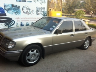 BENZ E280,1995