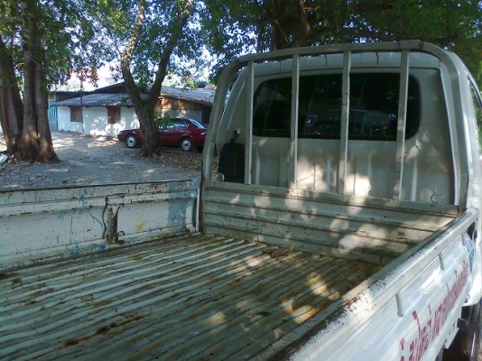 4 ล้อ kia jumbo ปี 05 เครื่อง 2700 มีประกันชั้นหนึ่งค่ะ