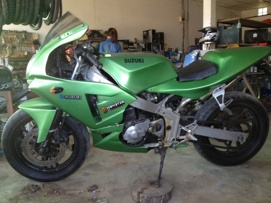 ขายด่วน GSX400 ทะเบียนแท้ ขายด่วน GSX400 ทะเบียนแท้