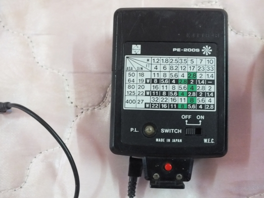 ขายด่วนครับ   made in japan แฟรชกล้องแบบฟิล์ม