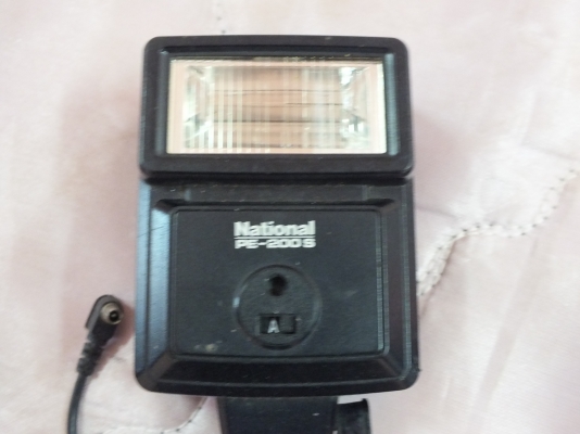 ขายด่วนครับ   made in japan แฟรชกล้องแบบฟิล์ม