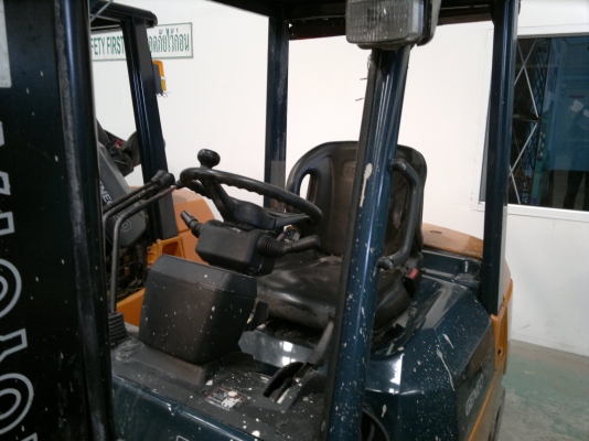 ขายรถฟอร์คลีฟท์ TOYOTA  7FD25 เสา4 เมตร ออโต้ ไซด์ชิฟปี2005 รถดีมาก ราคาถูก ติดต่อ มานะ 085-9049669