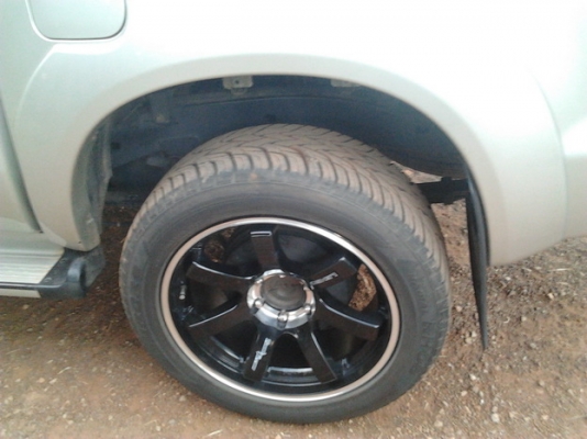 ขาย กระบะ 4 ประตู4WD TOYOTA HILUX VIGO 3.0 (G) ตัวท็อป ปี48/05 เครื่อง3.0แห้งกริ๊บ ช่วงล่างแน่น ภายในสวย สีสวยเดิมๆบางๆ ล้อแม็ก ยางใหม่ สวยมาก พร้อมใช้ ***ขายแล้วครับขอบคุณ Truck2hand