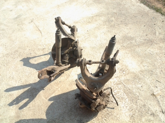 JOECLASSICขายชุดดิสก์เบรคหน้าซ้าย ขวา พร้อมปีกนกบน-ล่างของ720 ไว้ใส่520 521 620 720ได้เลยชุดละ5500สนใจโทรสอบฤามได้เลย.