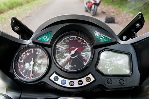 Re: ขาย FJR 1300   ปี05