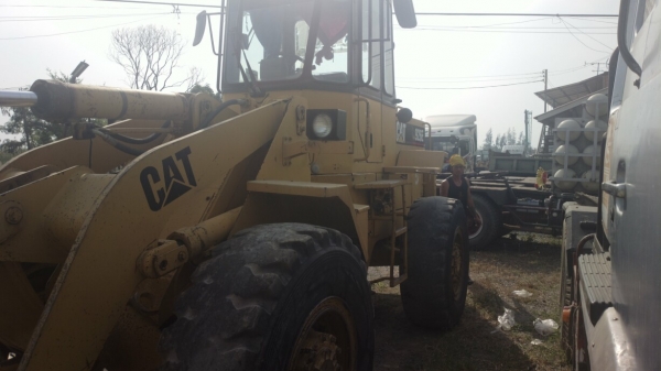 ต้องการขายรถตักล้อยางCAT926E