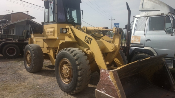 ต้องการขายรถตักล้อยางCAT926E