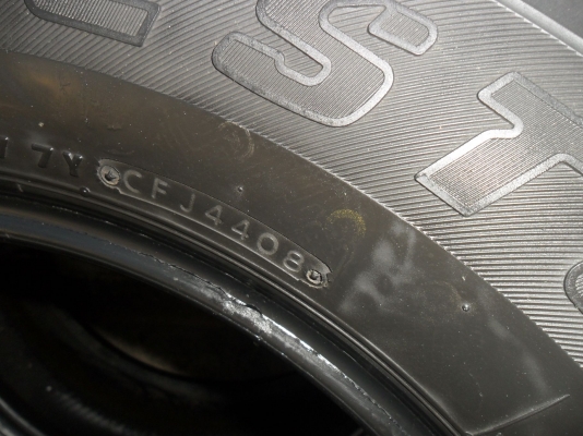 ยาง 265/65R17 ปี08