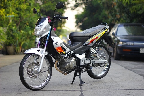 ขาย โซนิค ไมล์ขาว เดิมๆ สีเทา  รถมือเดียว