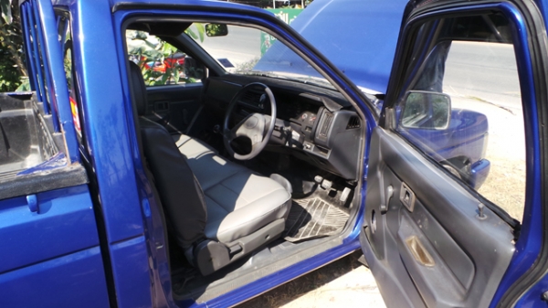 ขาย NISSAN BIG-M หน้าโง้ ฝาเเดง 135.000 ขาย NISSAN BIG-M หน้าโง้ ฝาเเดง 135.000