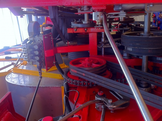 รถเกี่ยวนวดทะเลทอง รถเกี่ยวนวดทะเลทอง