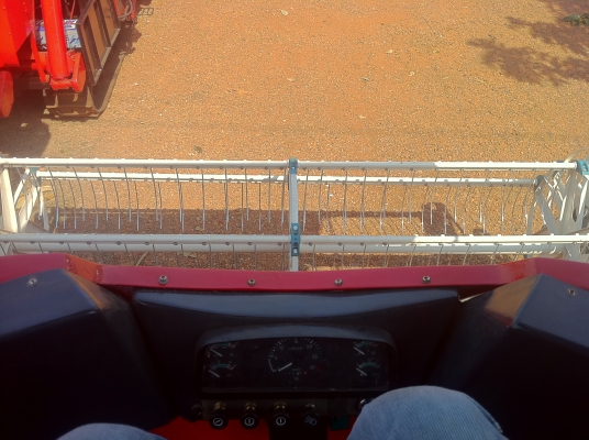 รถเกี่ยวนวดทะเลทอง รถเกี่ยวนวดทะเลทอง