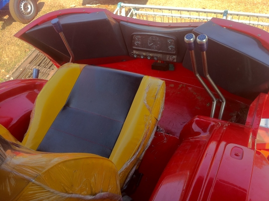 รถเกี่ยวนวดทะเลทอง รถเกี่ยวนวดทะเลทอง