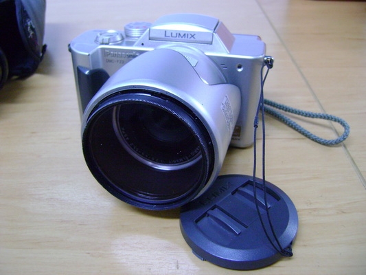 ขายแล้วคะ  กล้อง  Panasonic DMC-FZ2  ราคา 1300 บาท  พร้อมส่งลงทะเบียน