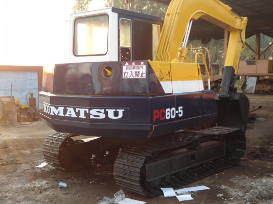 ขายรถแมคโครPC60-5 สภาพพร้อมใช้ เอกสารอินวอย สนใจติดต่อ บอย 085-156-2314