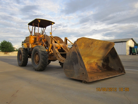 รถตักล้อยาง Caterpillar 920