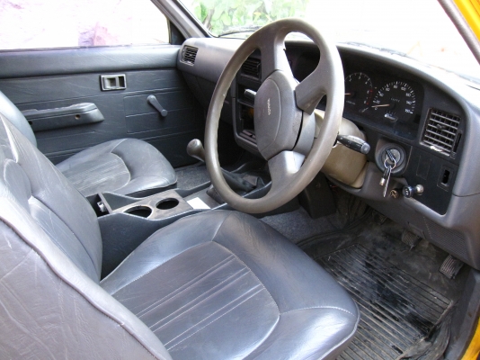 ขาย! รถโตโยต้าแวน 4ประตู ราคาทุน คุณภาพดี พร้อมใช้งาน