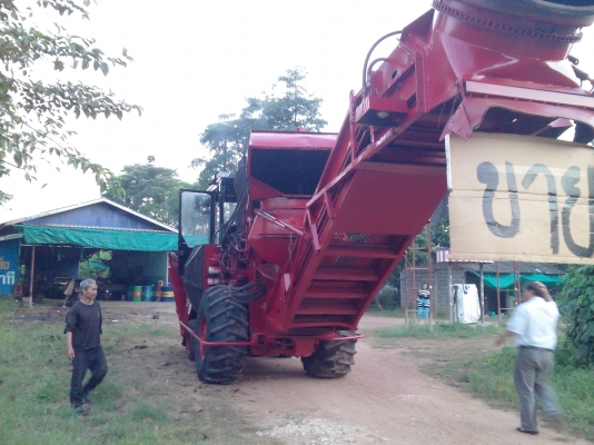 ขายรถตัดอ้อยสภาพพร้อมลงแปลงตัดได้เลย ไม่ต้องซ่อม ลดราคาพิเศษเหลือ4,000,000