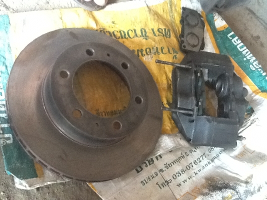 ขาย จานเบลค  295  มม  วีโก้  4 X 4  พร้อม  คาลิบเปอร์ ซ้าย ขวาเจ้าของขายเอง นัส 0813056300  0907635303