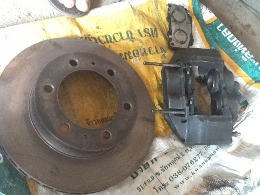 ขาย จานเบลค  295  มม  วีโก้  4 X 4  พร้อม  คาลิบเปอร์ ซ้าย ขวาเจ้าของขายเอง นัส 0813056300  0907635303