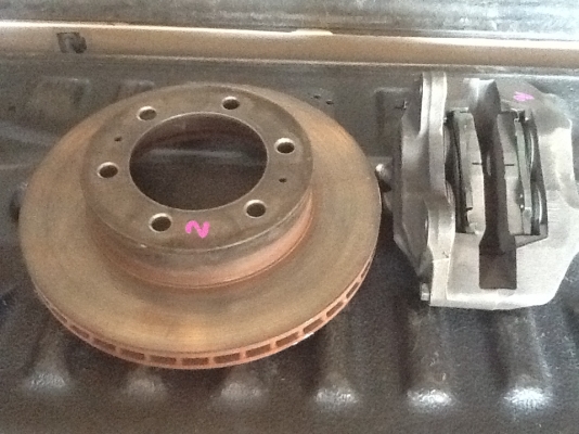 ขาย จานเบลค  295  มม  วีโก้  4 X 4  พร้อม  คาลิบเปอร์ ซ้าย ขวาเจ้าของขายเอง นัส 0813056300  0907635303