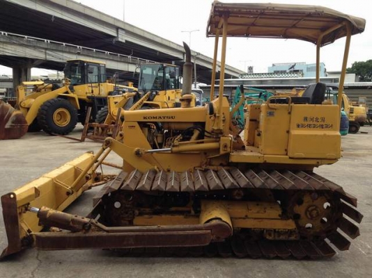 รถแทรคเตอร์ตีนตะขาบ Bulldozer นำเข้าจากญี่ปุ่น