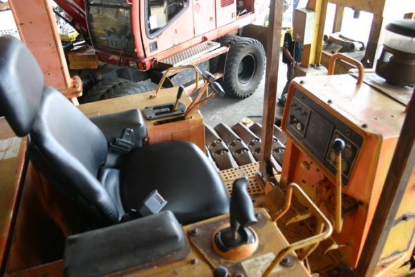 รถแทรคเตอร์ตีนตะขาบ Bulldozer นำเข้าจากญี่ปุ่น