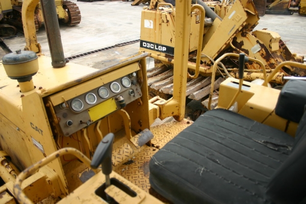 รถแทรคเตอร์ตีนตะขาบ Bulldozer นำเข้าจากญี่ปุ่น