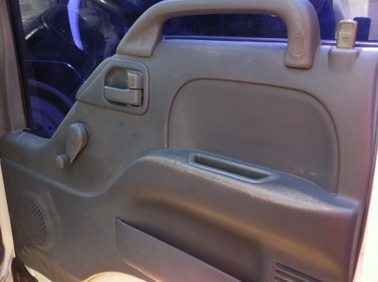 ขายรถบรรทุก 6 ล้อ ISUZU NKR ดั้ม ปี 49 ใช้มาแค่ 11xxxx กิโล กระบะอลูมิเนียม รถเดิมมาก ทะเบียนพร้อมโอน