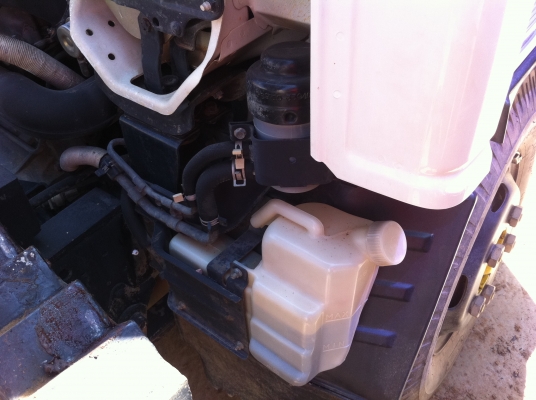 ขายรถบรรทุก 6 ล้อ ISUZU NKR ดั้ม ปี 49 ใช้มาแค่ 11xxxx กิโล กระบะอลูมิเนียม รถเดิมมาก ทะเบียนพร้อมโอน