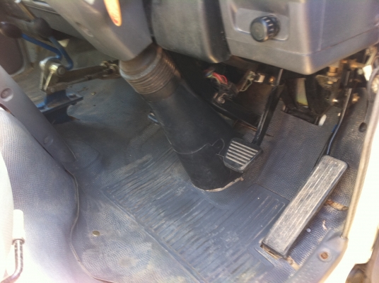 ขายรถบรรทุก 6 ล้อ ISUZU NKR ดั้ม ปี 49 ใช้มาแค่ 11xxxx กิโล กระบะอลูมิเนียม รถเดิมมาก ทะเบียนพร้อมโอน