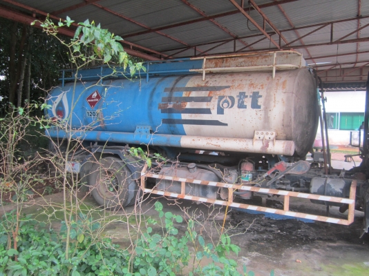 6ล้อบรรทุกน้ำมัน hino รุ่น fb2 wgla 120 แรงม้า 7000 ลิตร