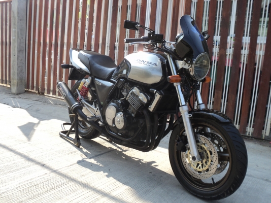 วุฒินนบุรี//(ปรับราคา)ฮอนด้าCB400sfสวยเครื่องสดๆแห้งๆท่อโยชิเสียงโหดๆคับ