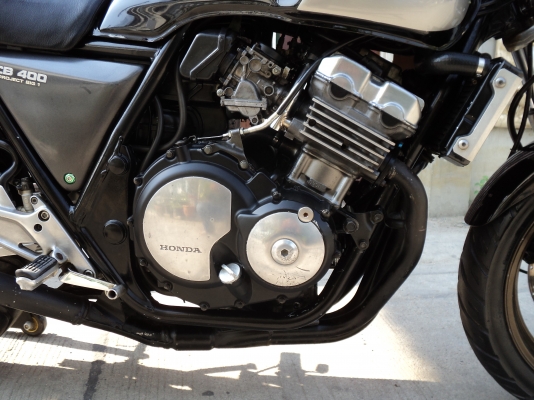 วุฒินนบุรี//(ปรับราคา)ฮอนด้าCB400sfสวยเครื่องสดๆแห้งๆท่อโยชิเสียงโหดๆคับ