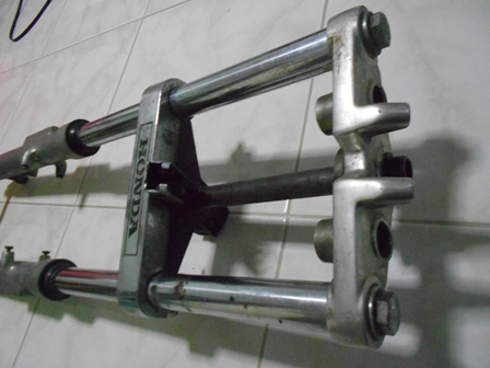 ขายโช๊คหน้ารีเบล สภาพสวยพรอมใช้ ราคา2000