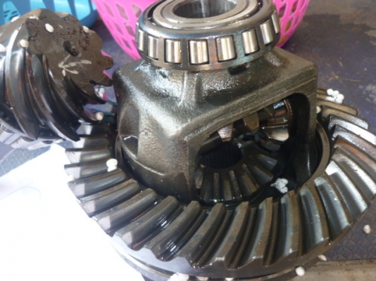 เฟืองท้าย นิสสัน แบบเปิดท้าย เบอร์ 9.37 หรือ 4.1 สภาพสวยไม่หอนเพราะถอดลงเมื่อเช้า