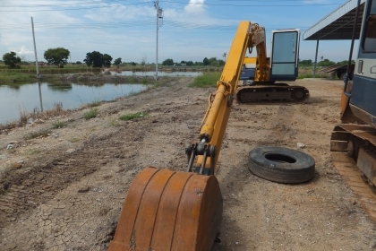 KOMATSU PC60-6 บูมยาว9เมตร ไฟฟ้าตัดเอวนิดหน่อยช่วงล่างเต็ม KOMATSU PC60-6 บูมยาว9เมตร ไฟฟ้าตัดเอวนิดหน่อยช่วงล่างเต็ม