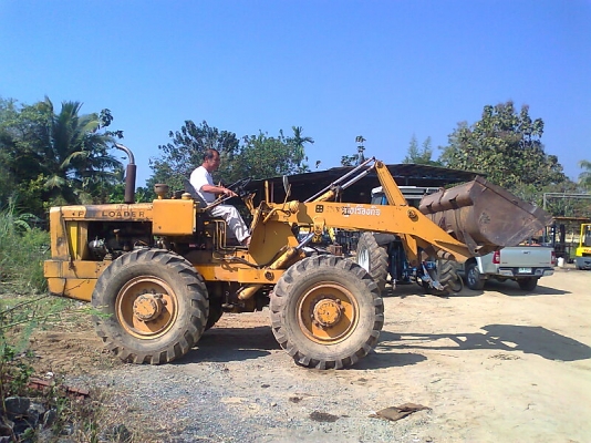 ขายด่วน!..รถตัก KOMATSU JH30 รถสวย ทรงดี ตักแรง ตักไว ได้งานมาก เครื่องแรง ประหยัดน้ำมันสุดคุ้ม.