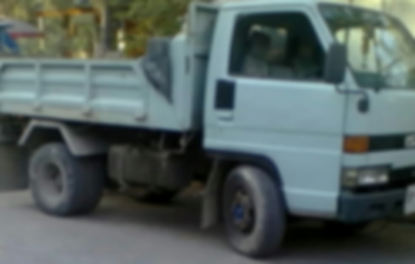 ฝากขาย 6 ล้อดั้ม ISUZU NKR 100 แรง ปี 38 **รถใช้ในลาน