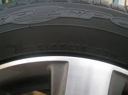 ขายล้อแม็กเดิม Honda Freed 15"x5.5" et 50 4รู100 + ยางปี12 (081-3747940)