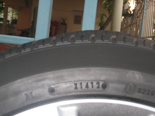 ขายล้อแม็กเดิม Honda Freed 15"x5.5" et 50 4รู100 + ยางปี12 (081-3747940)