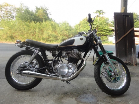 ขาย Sr400 ปี96 ประกอบใหม่ ทรงTracker ท่อเมกาโฟน ปัดเงาทั้งคัน : 46,000.- อินวอย์+ป้ายแดง