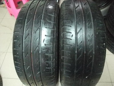 ยาง Bridgestone 215/55/17 ปี 12